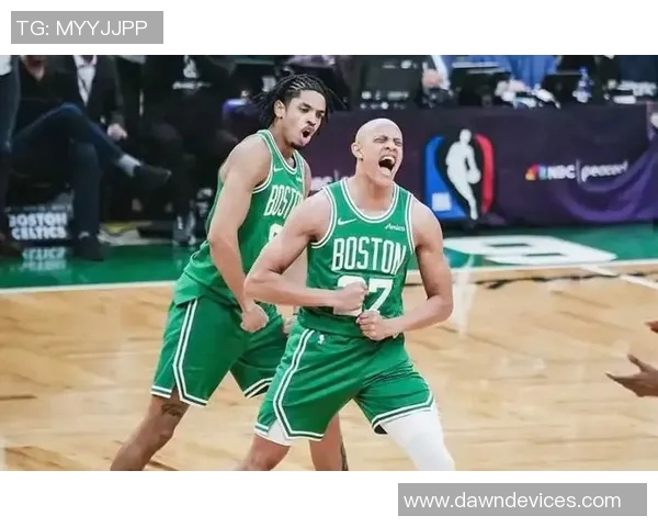 马祖拉称赞沃尔什在防守与进攻中多样贡献展现出色拼劲