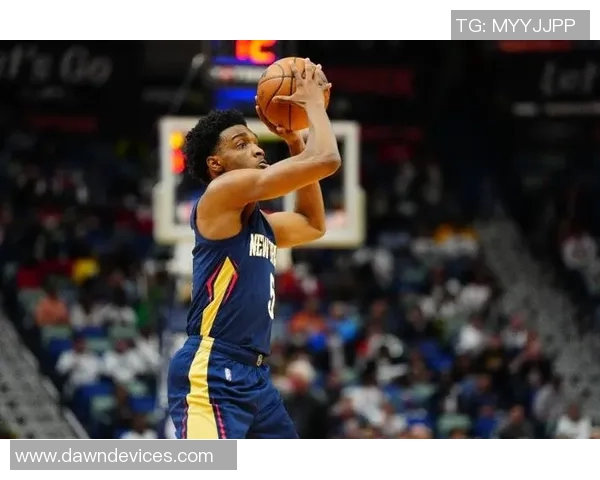 赫伯特琼斯压哨被判犯规不满情绪激动连吃两次技术犯规被驱逐出场