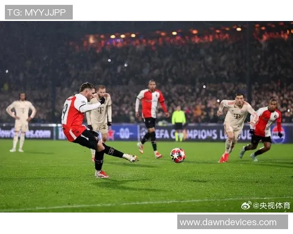 费耶诺德后卫回应拜仁传闻称队友常开玩笑我专注于个人成长