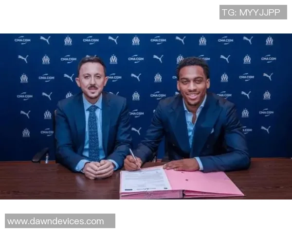 多特蒙德计划今夏免签耶诺德后卫昆滕廷伯加强防线深度