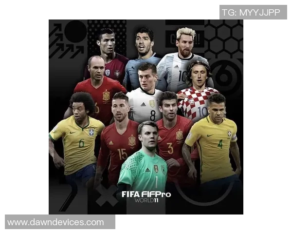 克罗斯评选历史最佳阵容梅西C罗领衔中场魔笛齐祖前锋大小罗同在