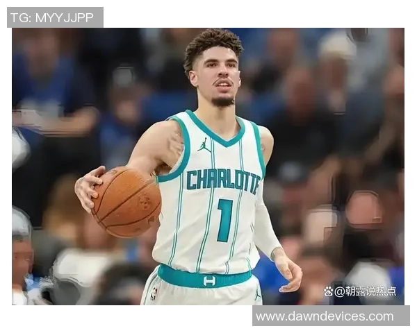 恩比德与鲍尔对决激烈76人半场微弱领先黄蜂三分球大战精彩纷呈