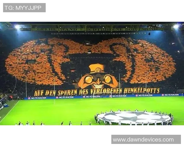 巴黎圣日耳曼主场TIFO致敬十年前巴黎恐袭遇难者的深情纪念