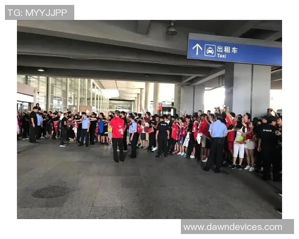 同城死敌再起冲突拜仁与慕尼黑1860球迷街头涂鸦大战引发关注