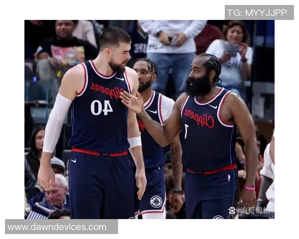 快船与绿军首发对决小卡携连胜阵容迎战杰伦布朗与祖巴茨复出替补阵容